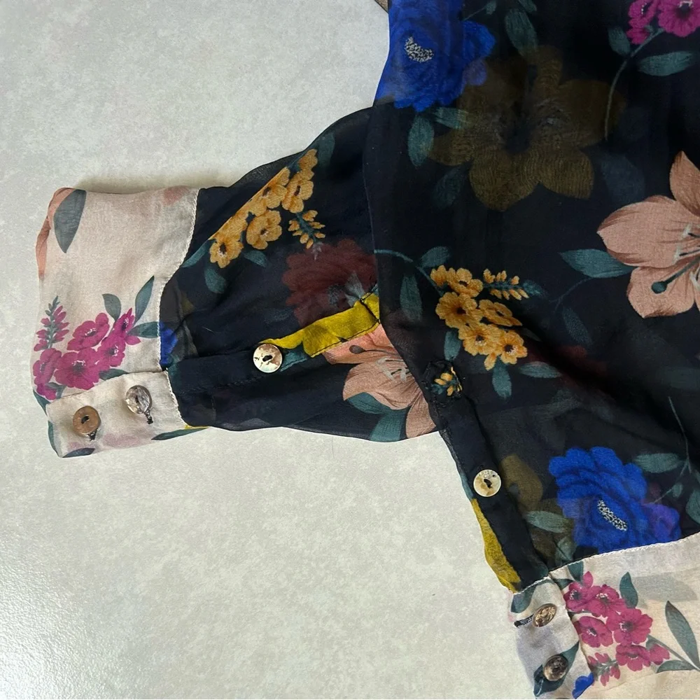 Johnny Was Jade Hunni Silk Blouse in the Wild Blooms print - Picture 6 of 8